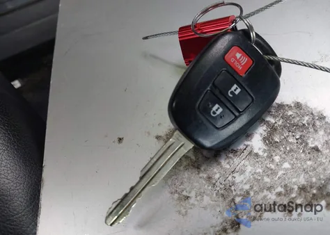 2018 Toyota Rav4 Xle z USA, uszkodzony, nr VIN 2T3WFREV2JW500563